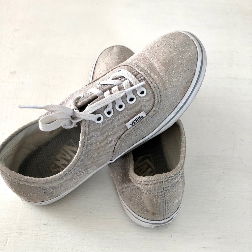 VANS SHOES SIZE 6.5  EXCELLENT CONDITION